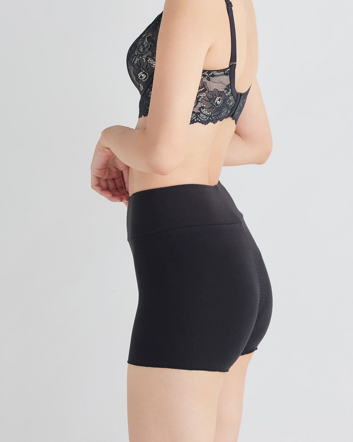 もっちりハグパンツ