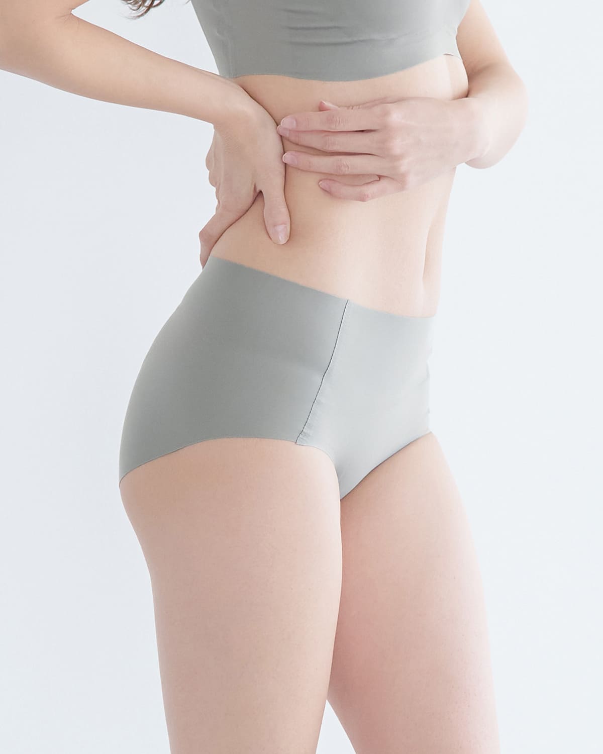 
                  
                    【旧】シームレスショーツ
                  
                